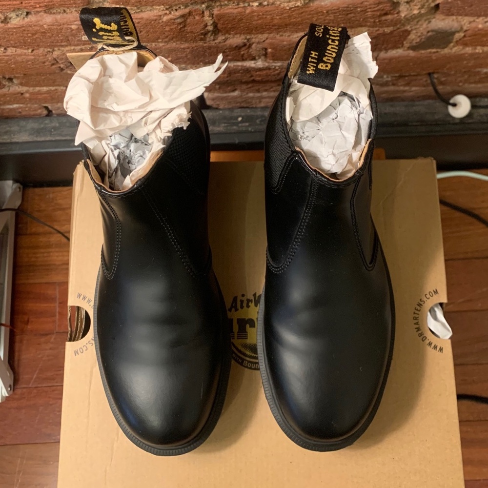DR MARTENS -  2976 SMOOTH LEATHER CHELSEA BOOTS